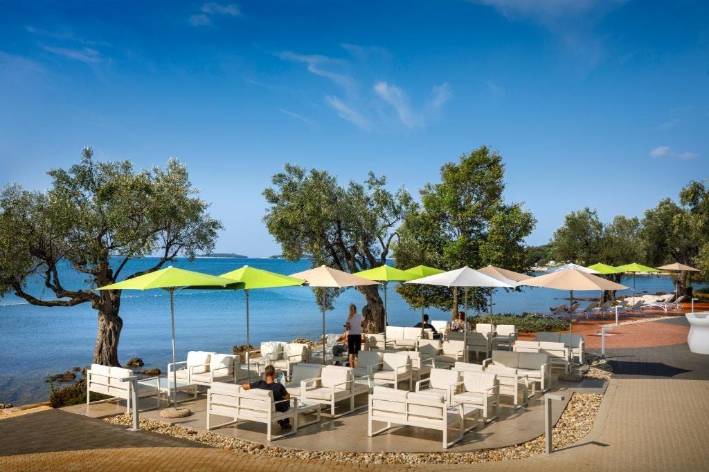 Kamp Polari, Rovinj I Uživajte u odmoru okruženi stoljetnim maslinama, borovim šumama i kristalno čistim morem u srcu Istre!