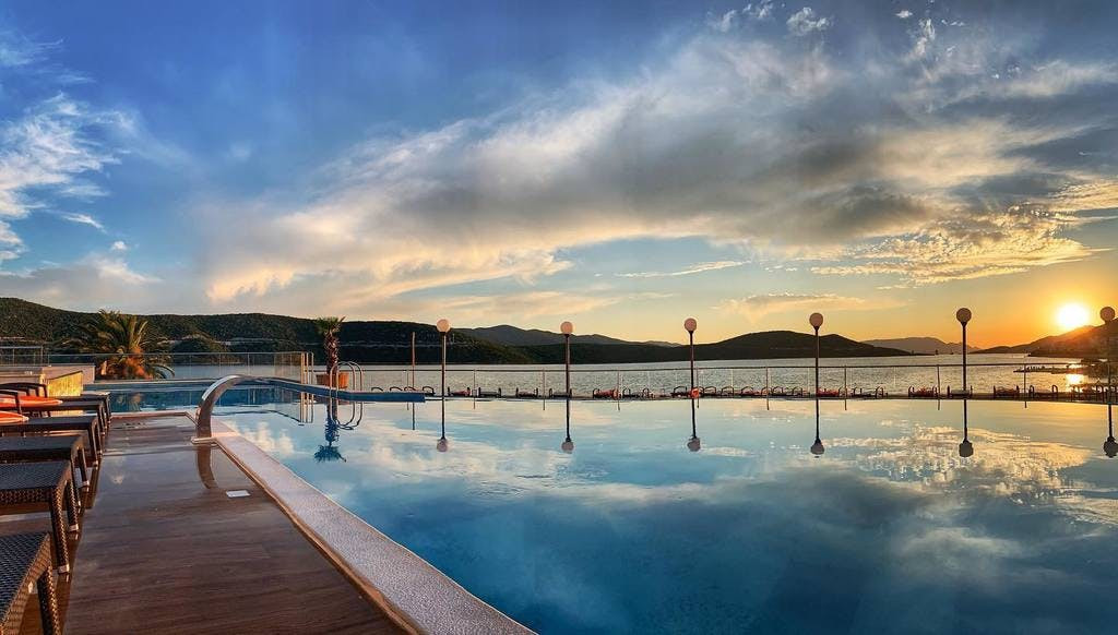 Morski ugođaj, mirisi ljeta i pogled na more čekaju Vas u hotelu Sunce 4* u čarobnom Neumu!