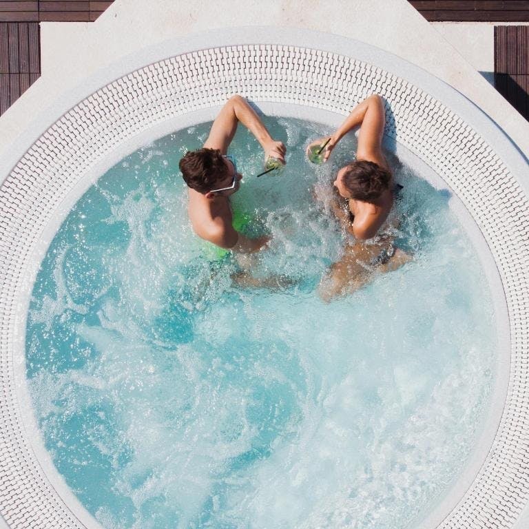 Doživite veličanstveni odmor na otoku Pagu uz kristalno čisto more, vrhunsku uslugu i trenutke za pamćenje – Hotel Pagus 4* ili Hotel Meridijan 4*!
