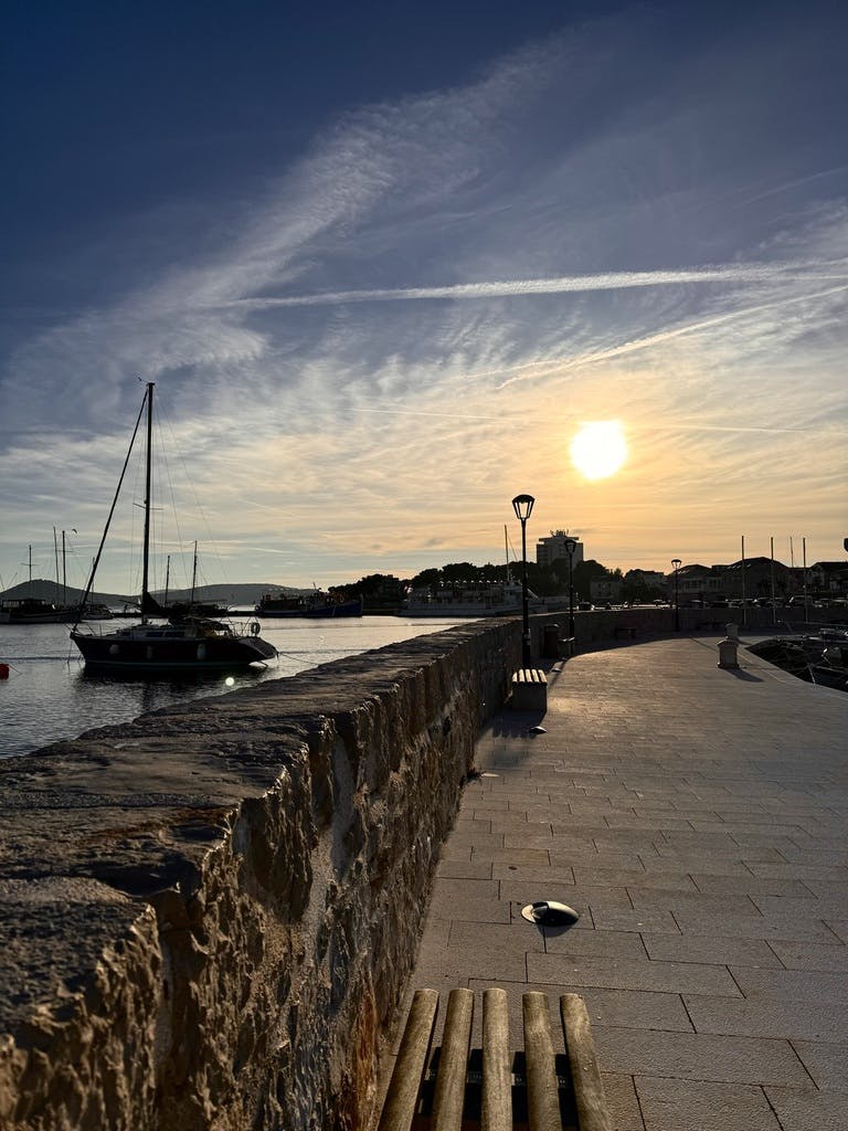 Provedite nezaboravan april u Vodicama – mirna lokacija uz more, vrhunska usluga i bogati sadržaji za cijelu porodicu u SeeSea Hotelu 4*!