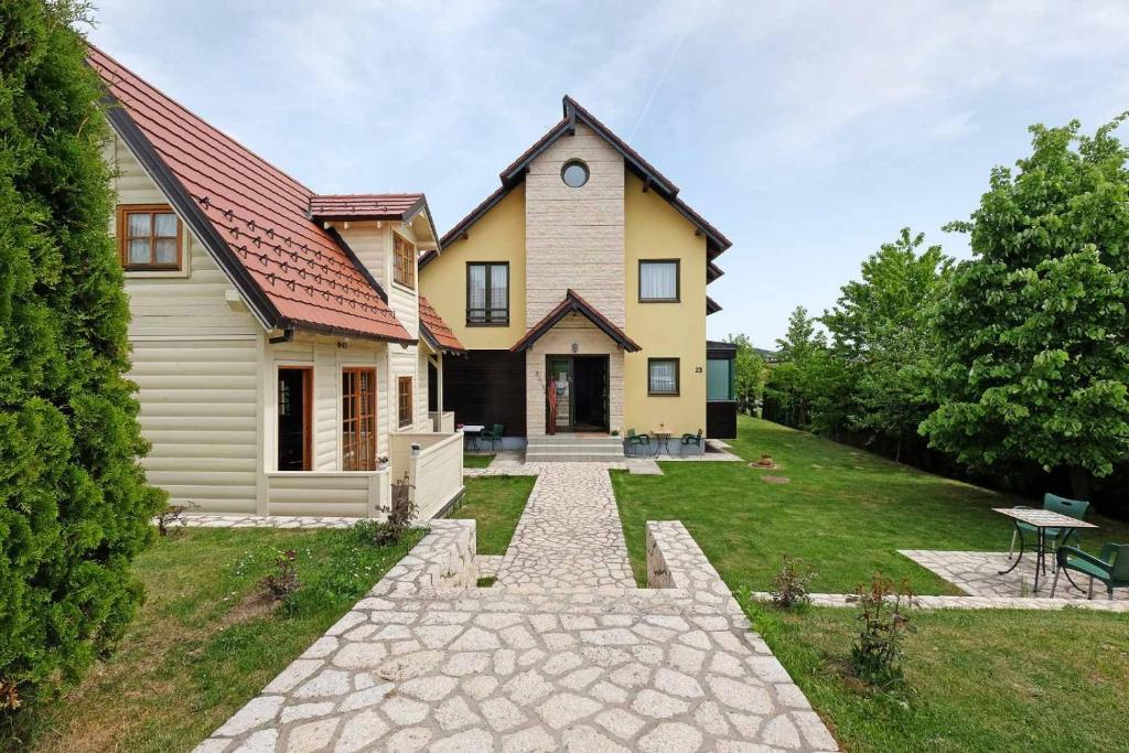 Otkrijte savršeno mjesto za odmor u Apartmanima Bohemia na Zlatiboru, uz mirnu atmosferu, svjež zrak i brojne mogućnosti za uživanje u prirodi!