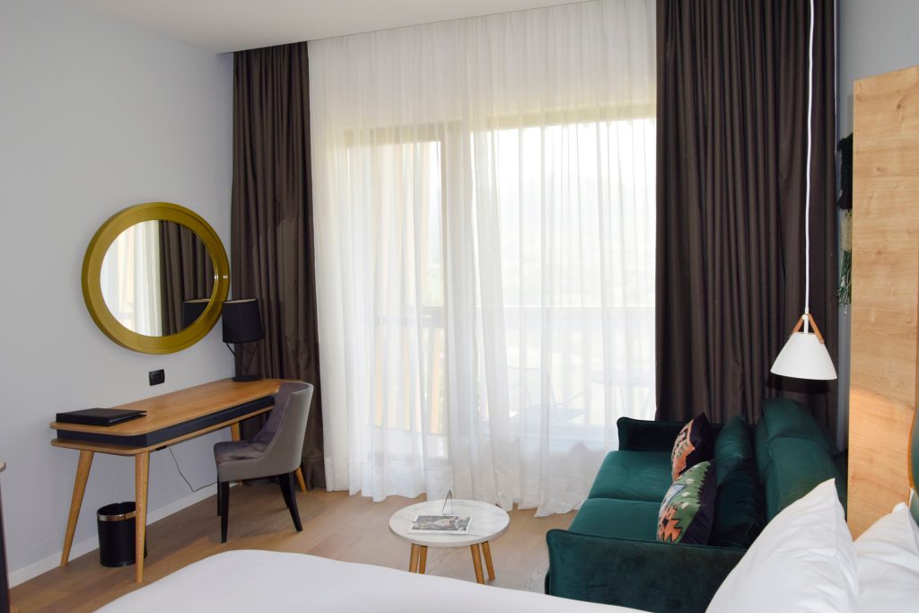 Tarčin Forest Resort & Spa 5* – zakoračite u veličanstveno proljeće gdje se prirodna raskoš susreće s besprijekornim luksuzom i vrhunskim Wellness & Spa užitkom!