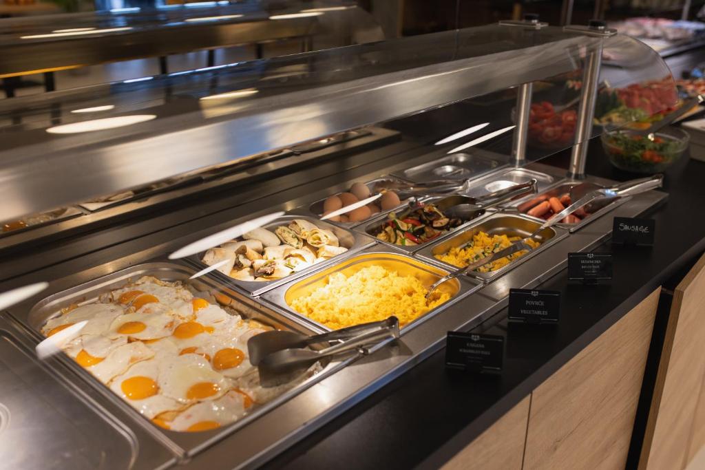 Prepustite se odmoru iz snova na Jadranu – provedite nezaboravne trenutke u luksuznom ambijentu Hotela Saint Hildegard 4* u šarmantnom gradu Omiš!