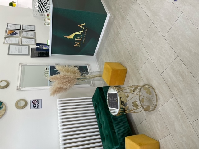 Prepustite se harmoniji dodira i tišine kroz posebno osmišljenu relax masažu u trajanju od 30 minuta u Beauty Studiju Neaa!