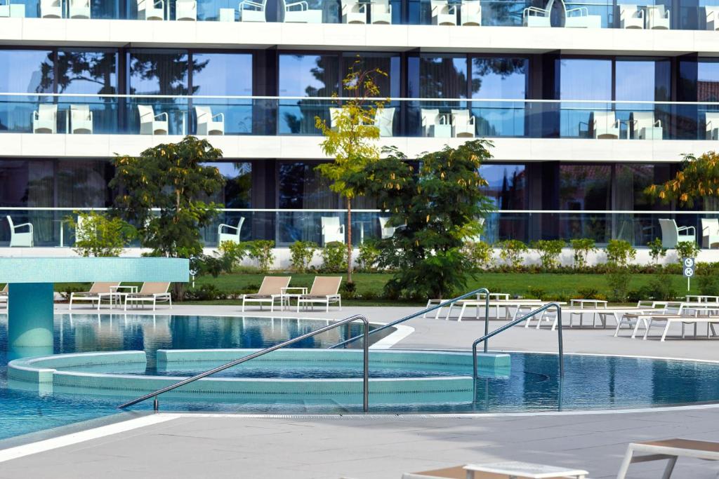 Sheraton Dubrovnik Riviera Hotel 5* – Uživajte u luksuznom Wellness & Spa odmoru na obali Jadrana, uz mirise mora i dašak elegancije!