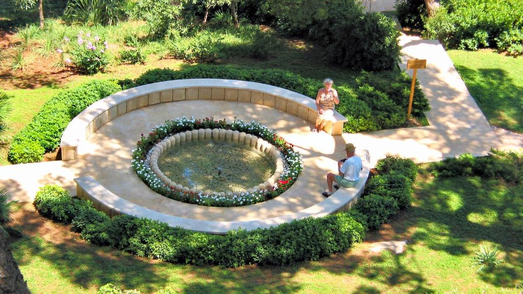 Hotel Splendid 3*, Dubrovnik | Tiha mediteranska oaza mira na samoj obali kristalno čistog mora, s pogledom na nezaboravne zalaske sunca!