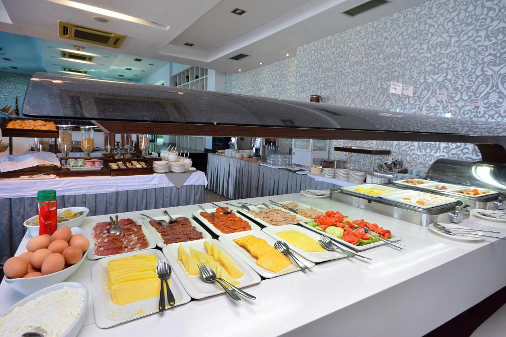 Hotel Gala 4*, Podstrana | Prepustite se potpunom miru i tišini uz obalu, gdje udobnost susreće prirodnu ljepotu!