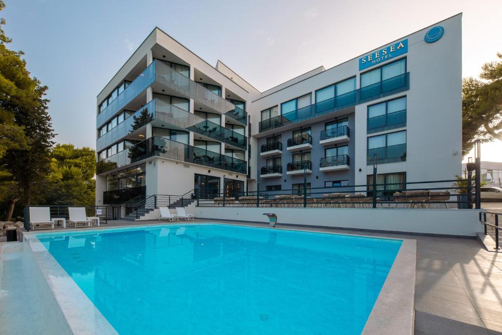 Provedite nezaboravan april u Vodicama – mirna lokacija uz more, vrhunska usluga i bogati sadržaji za cijelu porodicu u SeeSea Hotelu 4*!