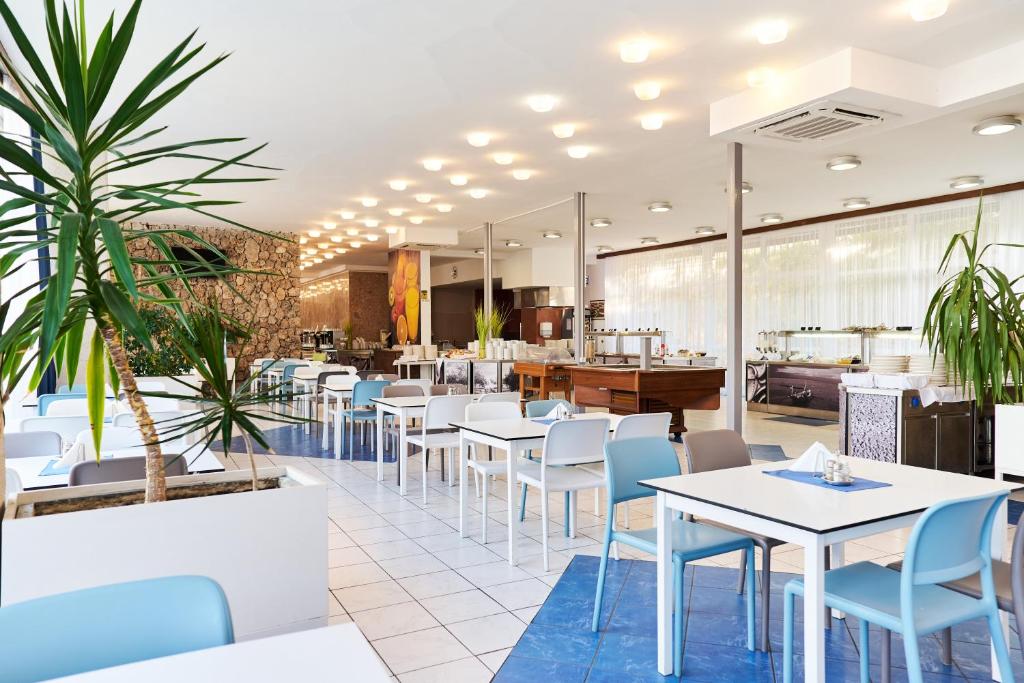 Sagitta All Inclusive Holiday Resort 3* | Prepustite se čarima Jadrana uz kristalno čisto more, mediteranski ambijent i bezbrižne trenutke ispunjene odmorom i uživanjem!