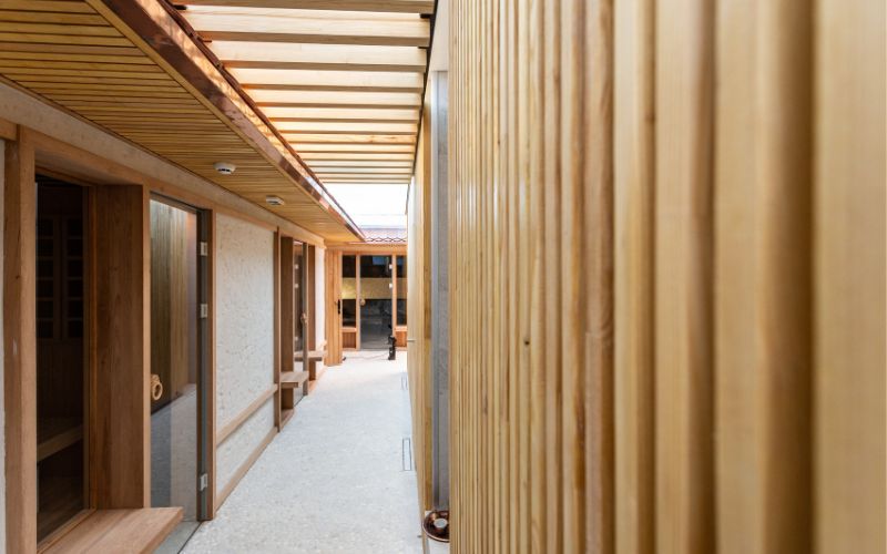 Otkrijte zimsku čaroliju netaknute prirode i mir planinskih vrhova uz Wellness & Spa opuštanje u Hotelu Monti Spa & Wellness 4* na magičnom Igmanu!