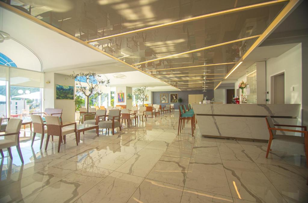 Proljetni odmor u Neumu – Hotel Sunce 4* donosi savršen spoj elegancije, vrhunske usluge i opuštajuće atmosfere uz more!