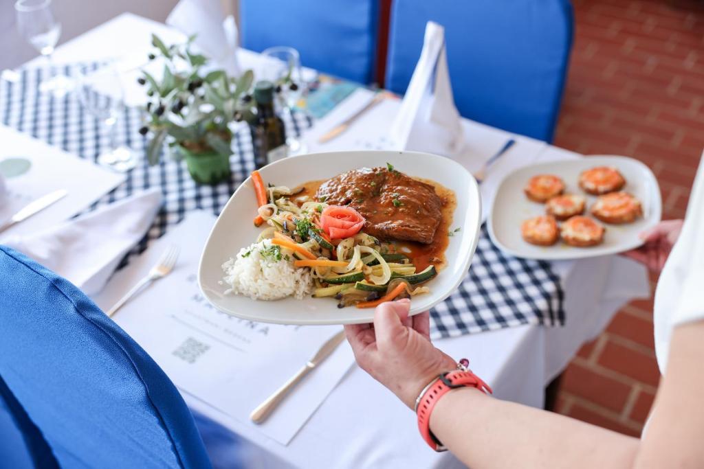 Apartmani Medena 4*, Seget Donji – uživajte u oazi mira gdje more i porodična sreća stvaraju nezaboravne uspomene!