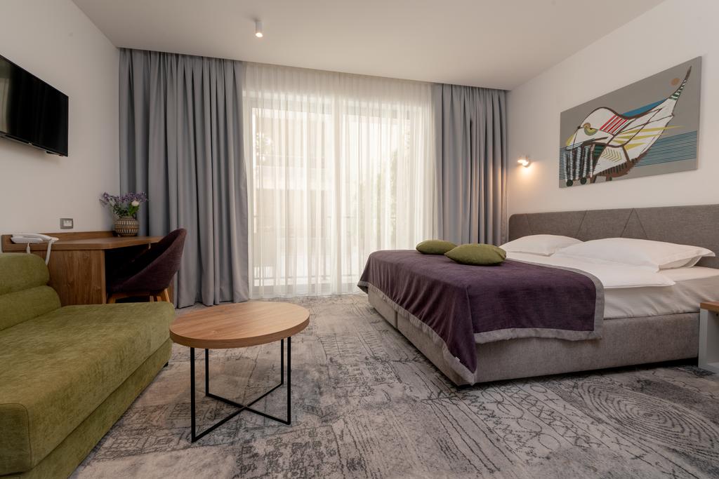 Provedite nezaboravne dane uz obalu Jadrana i uživajte u spoju mira, mora i mediteranske atmosfere u Hotelu Nova 4*, Neum!