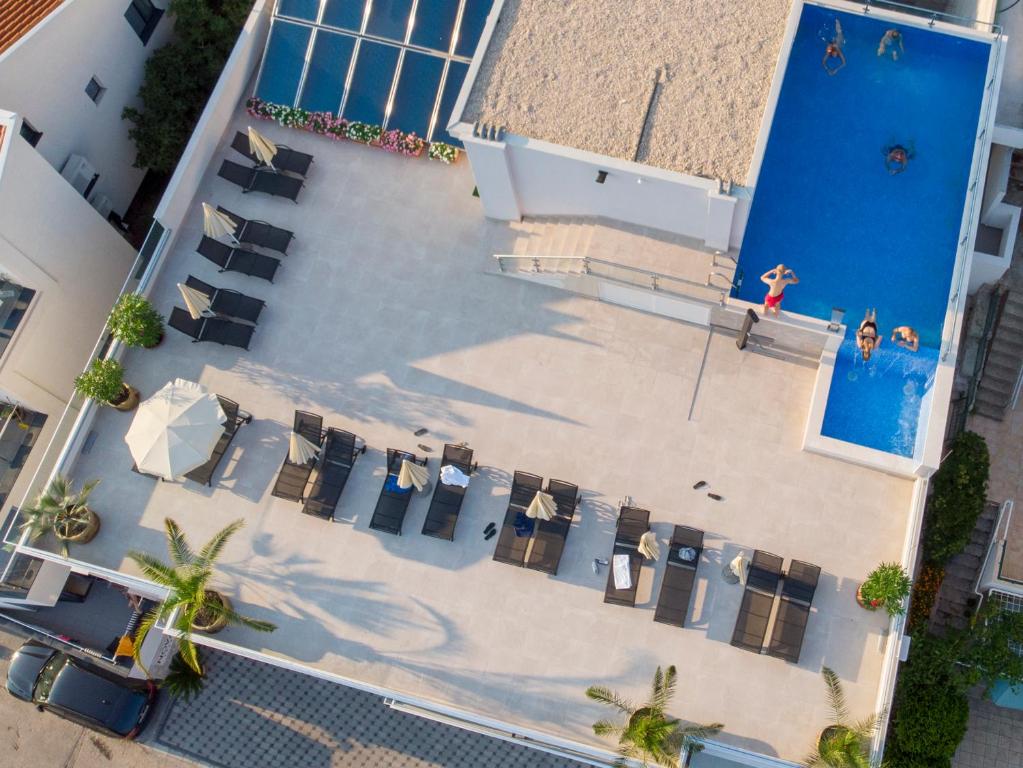 Provedite nezaboravne dane uz obalu Jadrana i uživajte u spoju mira, mora i mediteranske atmosfere u Hotelu Nova 4*, Neum!