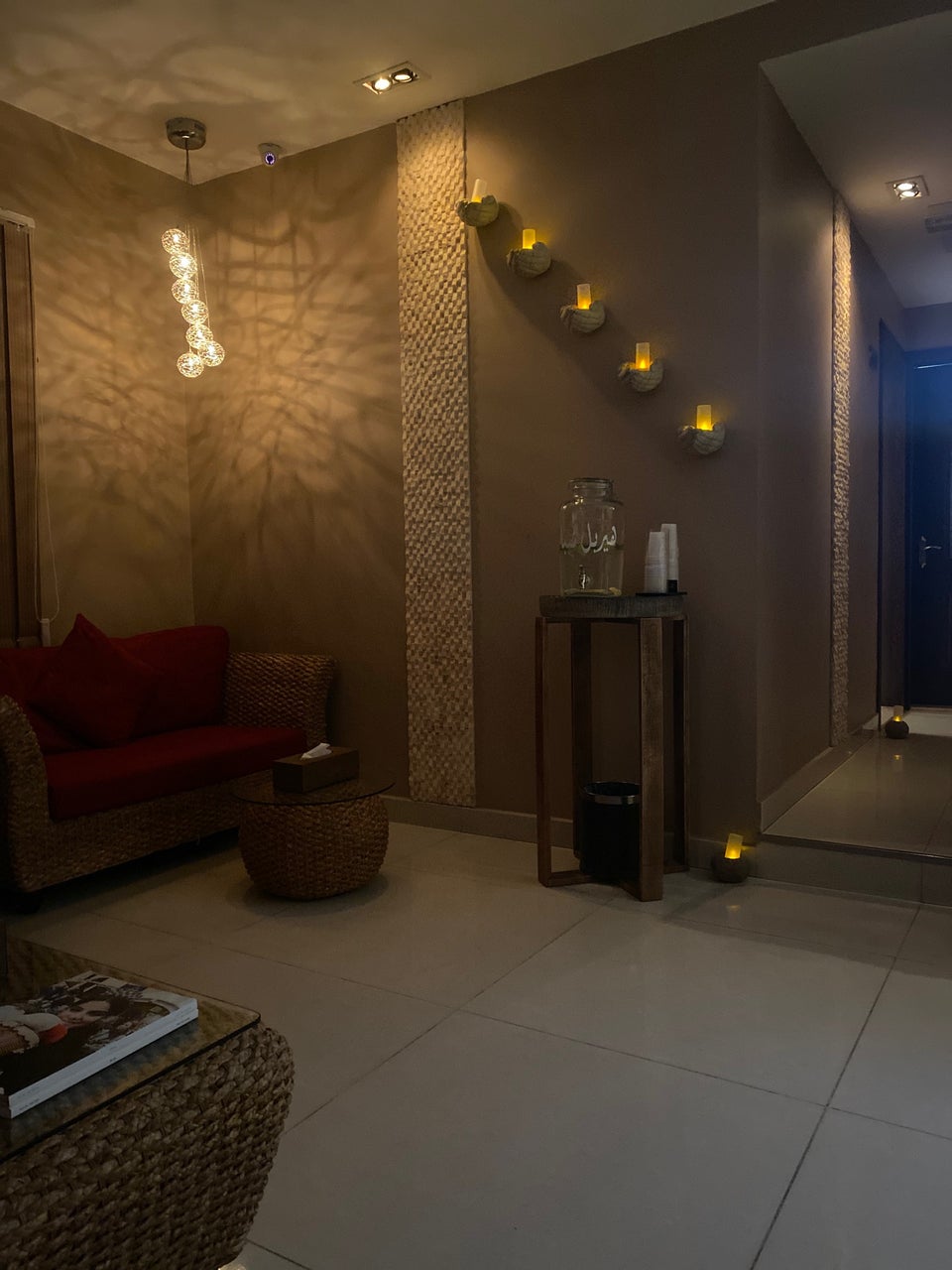 Uživajte u potpunom opuštanju uz parcijalnu masažu u Herbal Spa – oslobodite se napetosti, obnovite energiju i prepustite tijelo zasluženom odmoru!