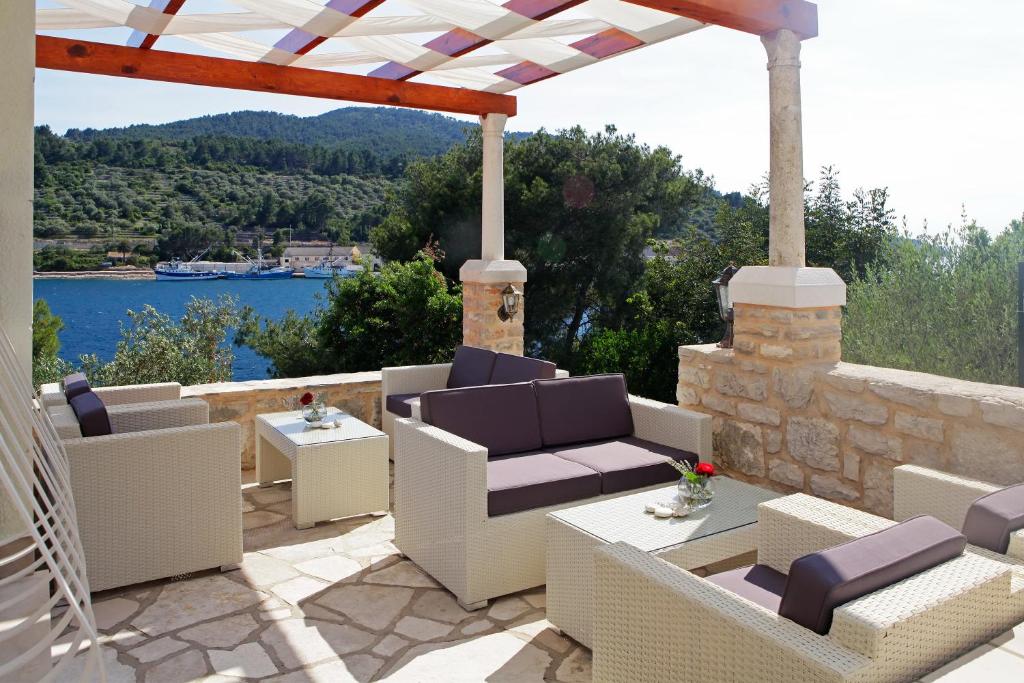 Odmor na čarobnoj Korčuli – uživajte u kristalno čistom moru, mediteranskom ambijentu i opuštajućem boravku u Villi Telenta 4* u Vela Luci!