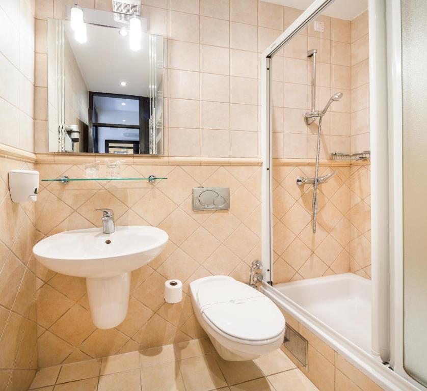 Hotel Hvar 3* I Doživite autentični mediteranski ugođaj u Jelsi gdje priroda i more pričaju svoju priču!
