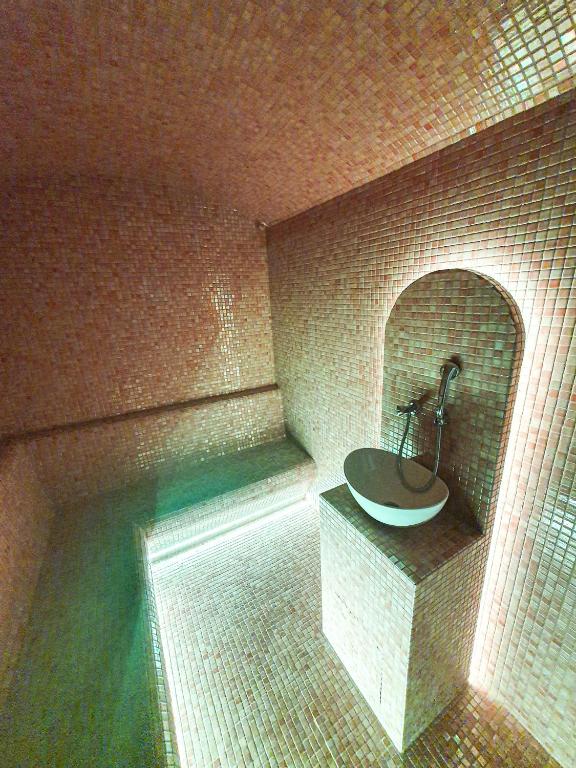 Doživite Hercegovinu na poseban način – uživajte u Wellness sadržajima, udobnom smještaju i gostoprimstvu Hotela Brotnjo 4*!