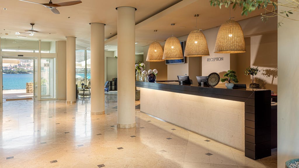 Doživite veličanstveni odmor na otoku Pagu uz kristalno čisto more, vrhunsku uslugu i trenutke za pamćenje – Hotel Pagus 4* ili Hotel Meridijan 4*!