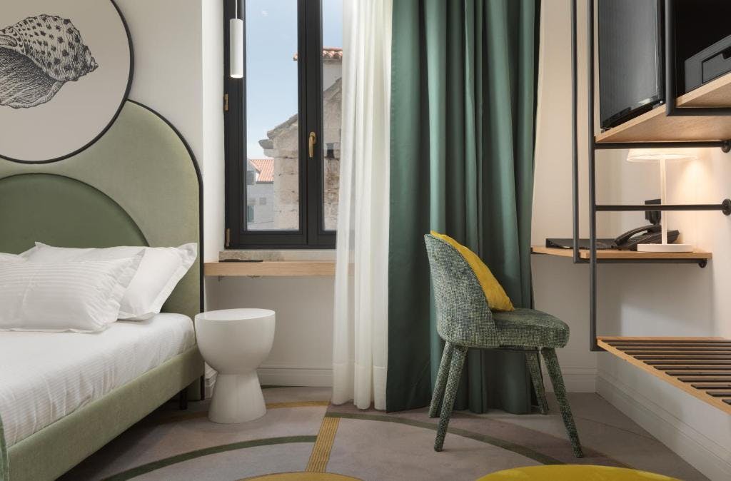 Heritage Hotel Porin 4* – savršen izbor za sve koji žele doživjeti Makarsku kroz spoj tradicije, elegancije i autentičnog dalmatinskog ambijenta!