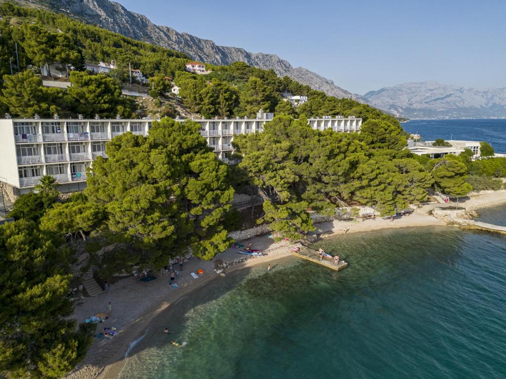 Sagitta All Inclusive Holiday Resort 3* | Prepustite se čarima Jadrana uz kristalno čisto more, mediteranski ambijent i bezbrižne trenutke ispunjene odmorom i uživanjem!