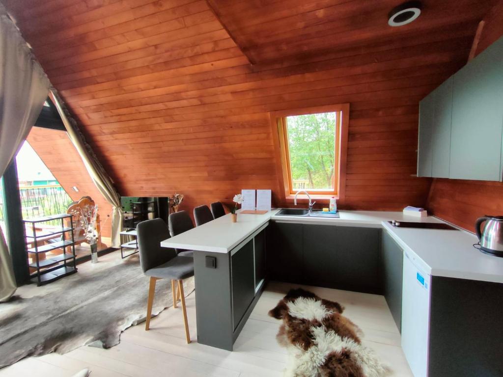 Otkrijte mjesto gdje priroda liječi, stres nestaje, a mir i ljepota netaknute prirode stvaraju nezaboravan doživljaj – Malak Farma!