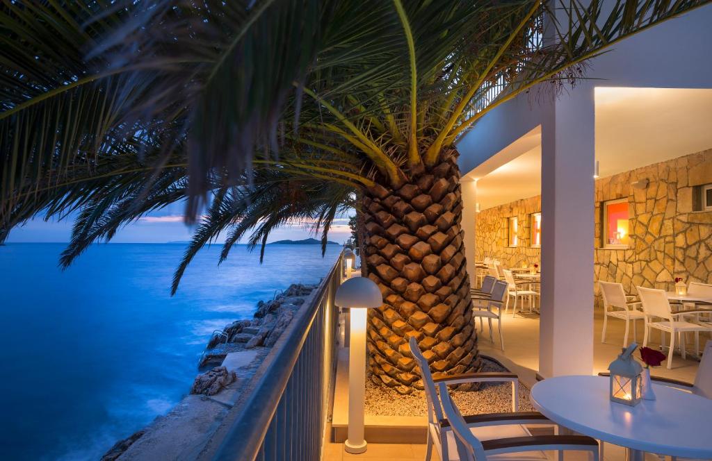 Aminess Lume Hotel 4* – elegantna oaza uz more gdje se spajaju vrhunska udobnost, očaravajući pogledi, čarolija Korčule i nezaboravni trenuci odmora!
