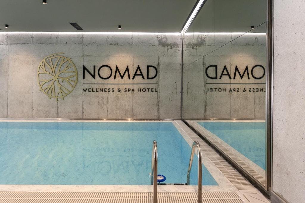 Priredite sebi dan opuštanja u Hotelu Nomad 4* na Bjelašnici – uživajte u Wellness & Spa sadržajima, obnovite energiju i pronađite trenutak mira u planinskom ambijentu!