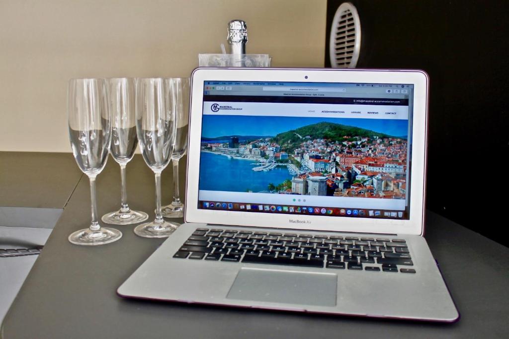 Otkrijte ljepote splitske Rive, prepustite se luksuzu i doživite nezaboravan boravak u Hotelu Galeria Valeria Downtown Seaside 4*!