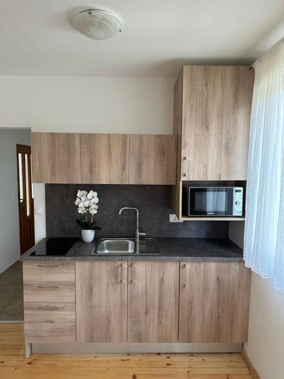 Hotel Grande Casa 4* u Međugorju nudi elegantan odmor uz vrhunsku uslugu, toplu atmosferu, profinjen stil i potpunu udobnost!