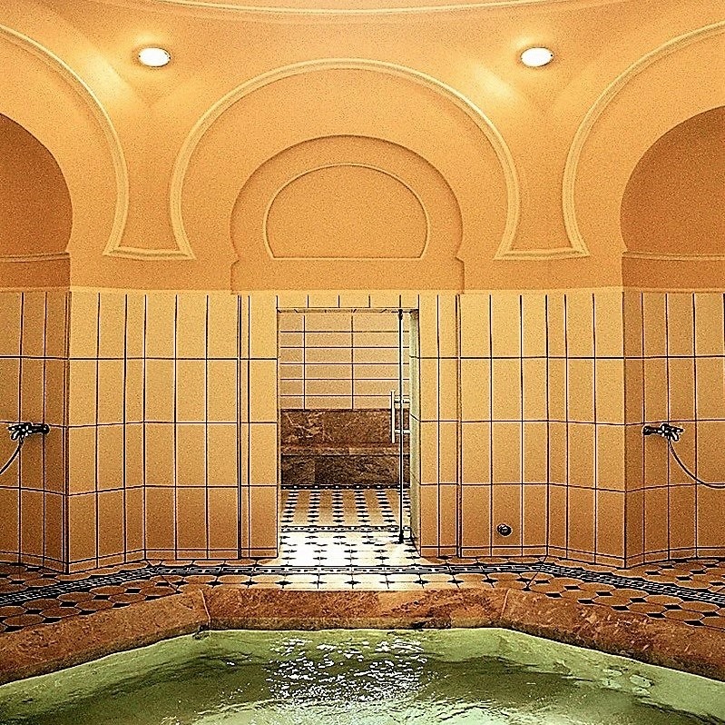 ISA BEGOV HAMAM by EGE | Prostor ispunjen suptilnom raskoši, gdje tišina postaje luksuz, a toplina oplemenjuje svaki trenutak!