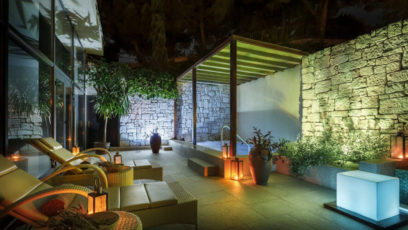 Island Hotel Istra 4* –  Vaša oaza mira i opuštanja na otoku nadomak Rovinja, okružena očaravajuće plavim morem i netaknutom prirodom!