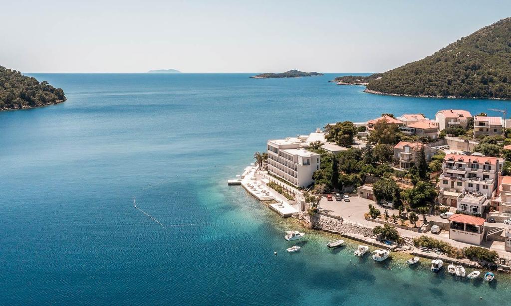 Aminess Lume Hotel 4* – elegantna oaza uz more gdje se spajaju vrhunska udobnost, očaravajući pogledi, čarolija Korčule i nezaboravni trenuci odmora!