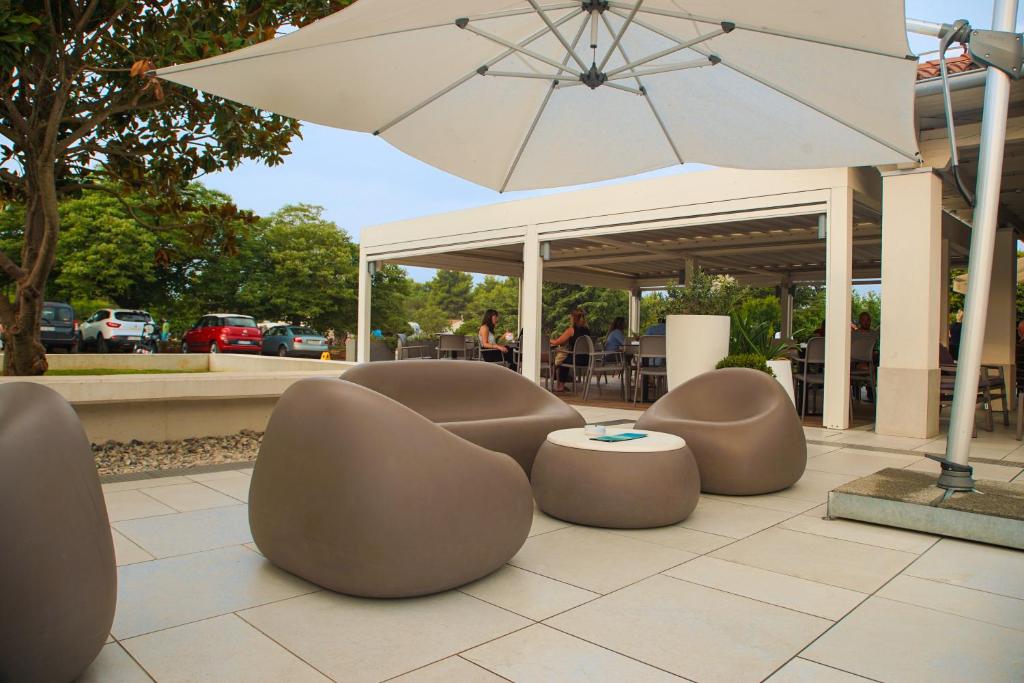 Kamp Polari, Rovinj – savršena destinacija za bijeg od svakodnevice, gdje vas očekuju čisto more, prirodni hlad, mirisne borove šume i opuštajuća atmosfera sunčanog Mediterana!