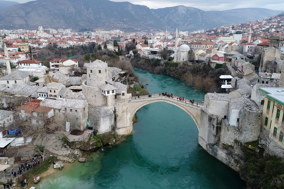Istražite ljepote Mostara i uživajte u boravku u Appleline apartmanima, uz jedinstven pogled na simbol grada – veličanstveni Stari most!