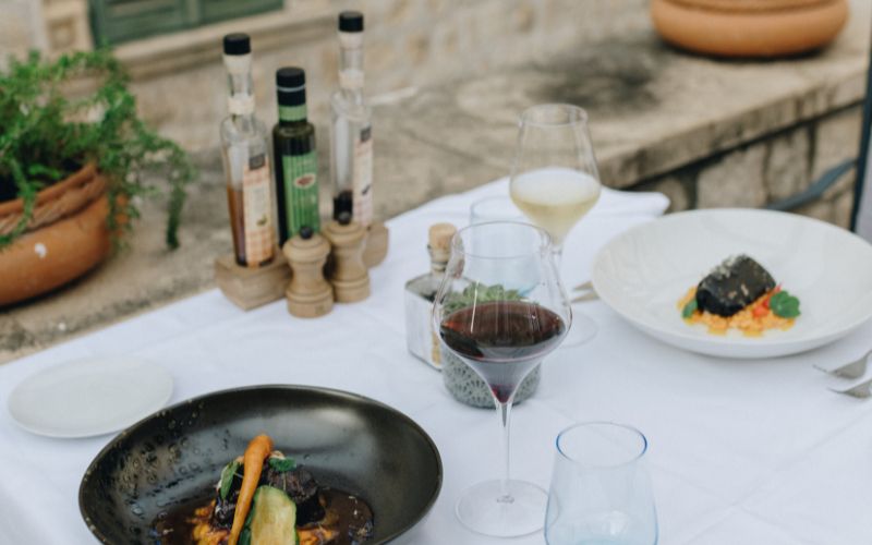 The Pucić Palace 5* – Luksuzni boravak u samom srcu dubrovačkog Starog grada, okružen historijom, kulturom i mediteranskim šarmom!