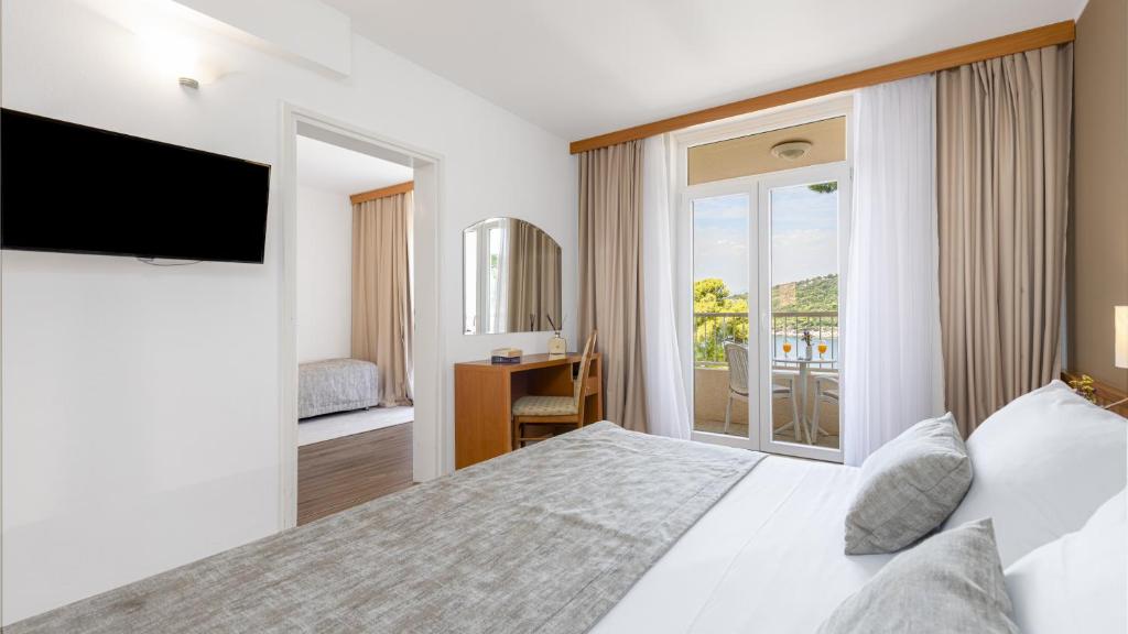 Hotel Splendid 3*, Dubrovnik | Tiha mediteranska oaza mira na samoj obali kristalno čistog mora, s pogledom na nezaboravne zalaske sunca!