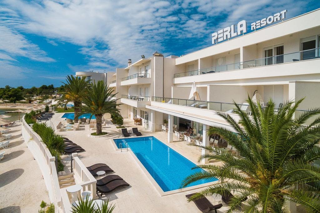 Mjesto gdje se luksuzni komfor i prirodna ljepota pretvaraju u nezaboravan odmor – Perla Resort 4*, Rogoznica!