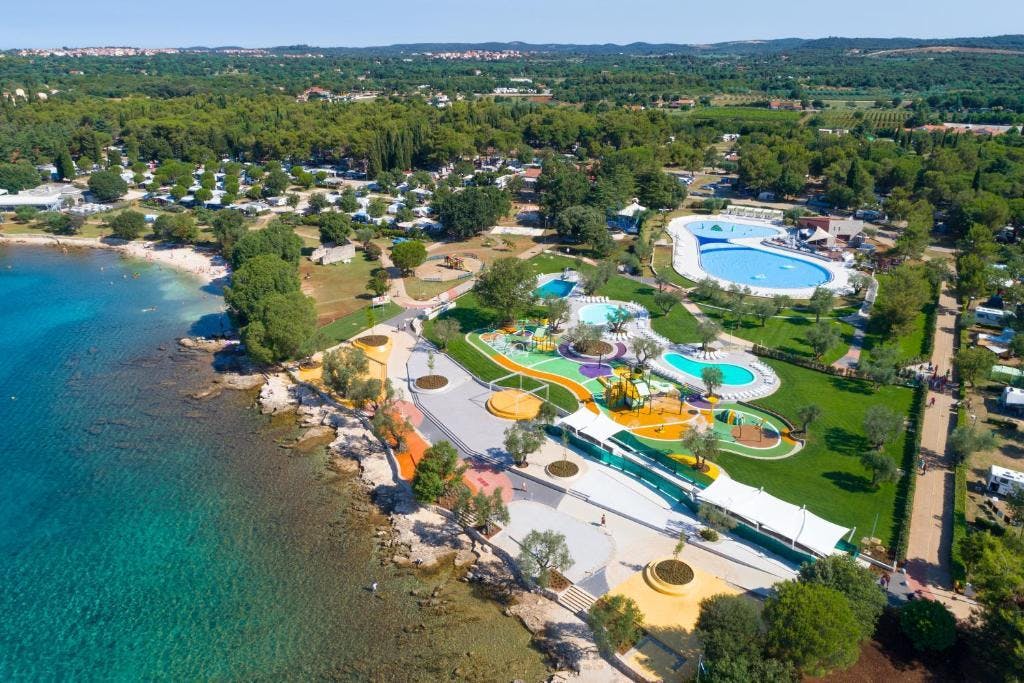 Kamp Polari, Rovinj I Uživajte u odmoru okruženi stoljetnim maslinama, borovim šumama i kristalno čistim morem u srcu Istre!