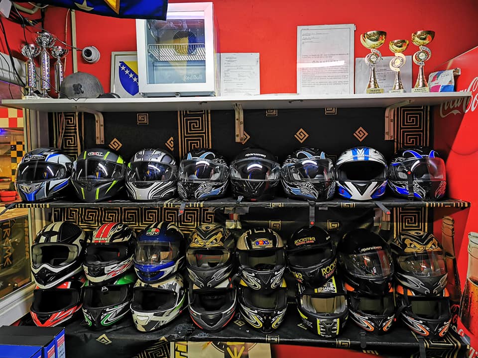 Učinite svoje slobodno vrijeme nezaboravnim i prepustite se adrenalinskoj zabavi u Karting Areni SpeedXtreme!