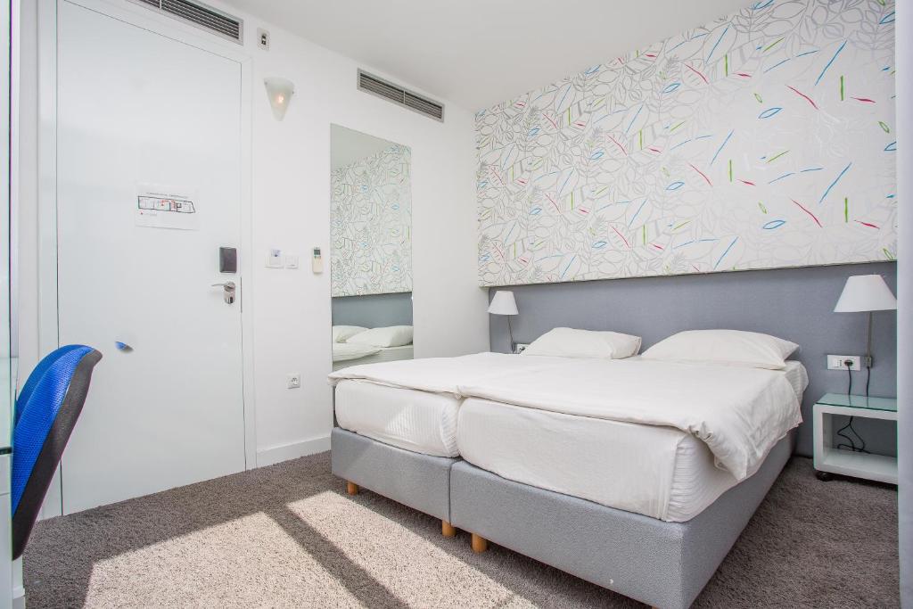 Jona Rooms Podstrana – uživajte u savršenom spoju mediteranskog ugođaja, blizine mora i elegantnog smještaja za odmor ispunjen uživanjem!