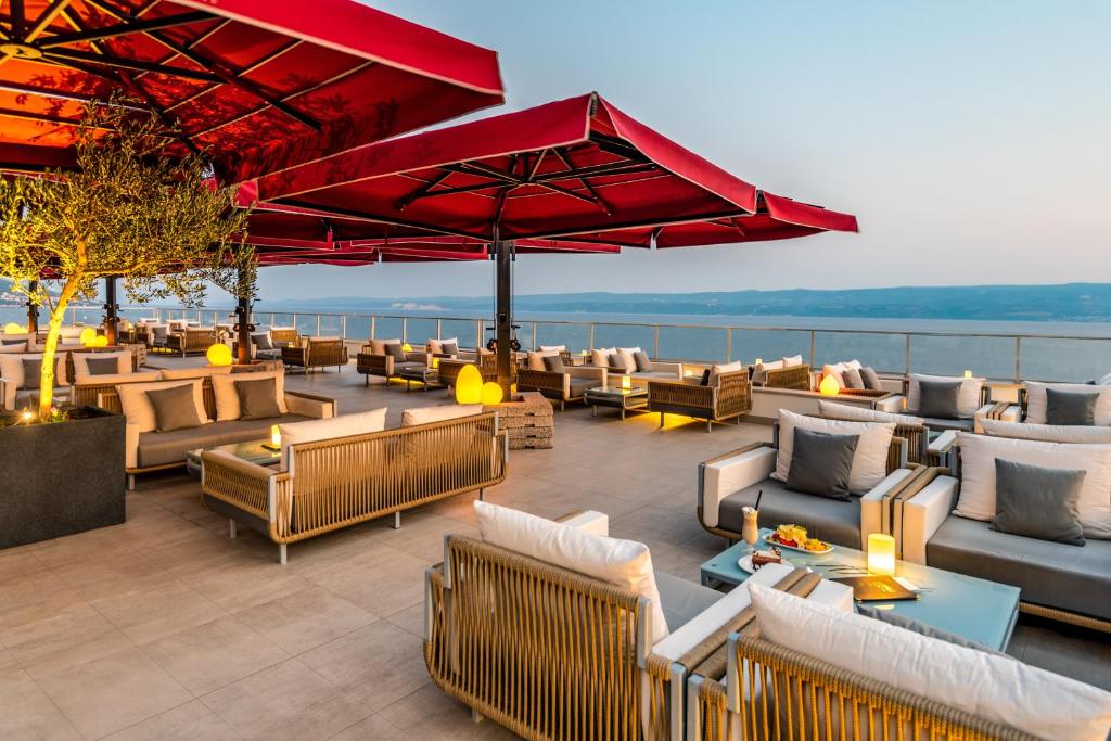 Odmor za prvomajske praznike – idealan bijeg uz more i opuštanje u mediteranskom ambijentu Hotela Plaža Duće 4*!