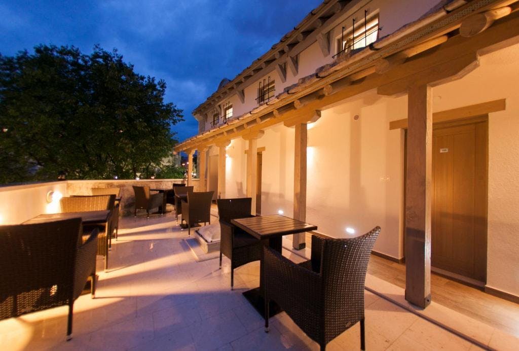 Hotel Emen 4*, Mostar I Doživite harmoniju Starog grada kroz tradiciju, kulturu i nezaboravne gurmanske užitke!