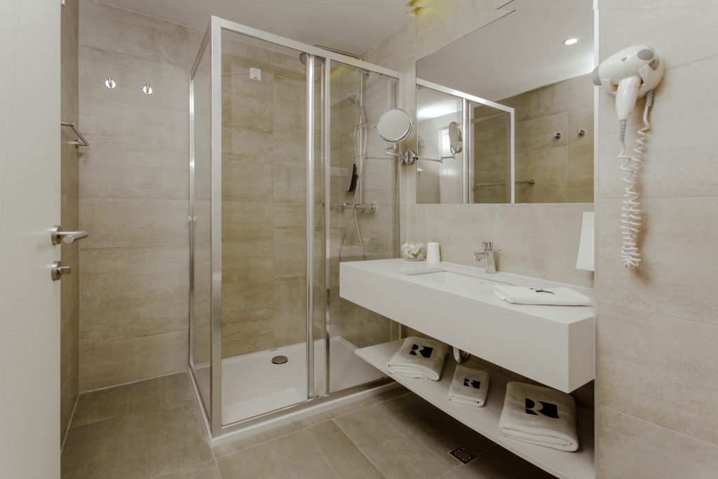 Prvomajski odmor u Makarskoj I Idealno odredište za Vaš odmor iz snova u luksuznim i bogato opremljenim apartmanima u Romana Beach Resort 4*!