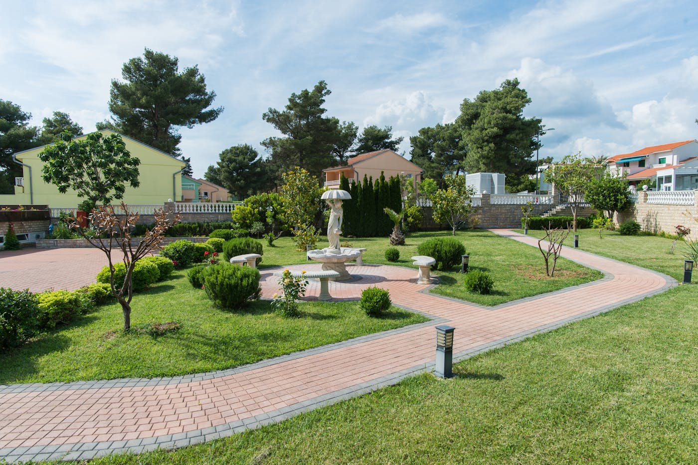 Hotel Miramare 4*, Vodice I Otkrijte mjesto gdje svaki dodir vjetra i miris mora stvaraju nezaboravne uspomene!