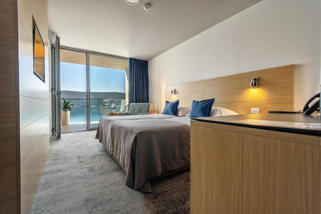 Neum – provedite opuštajuće dane uz more, okruženi mediteranskim duhom, ugodnom atmosferom i elegancijom Hotela Vapore 4*!