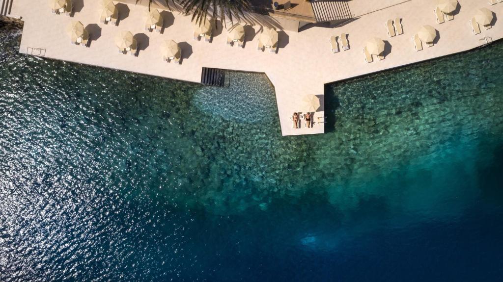 Aminess Lume Hotel 4* – elegantna oaza uz more gdje se spajaju vrhunska udobnost, očaravajući pogledi, čarolija Korčule i nezaboravni trenuci odmora!