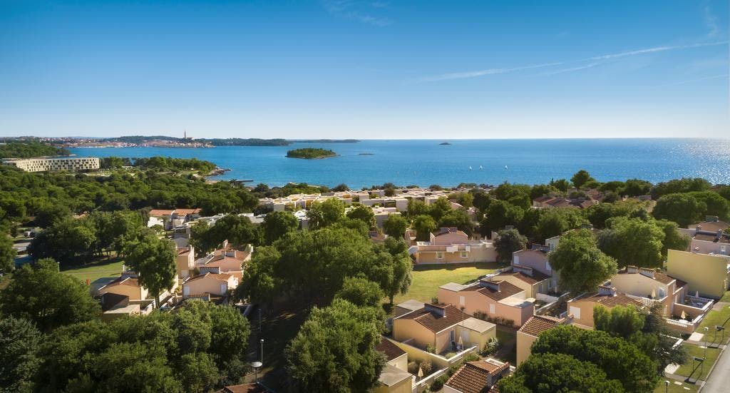 Turističko naselje Amarin 4* I  Uživajte u opuštajućem ljetnom odmoru uz predivan pogled na more i staru jezgru Rovinja!