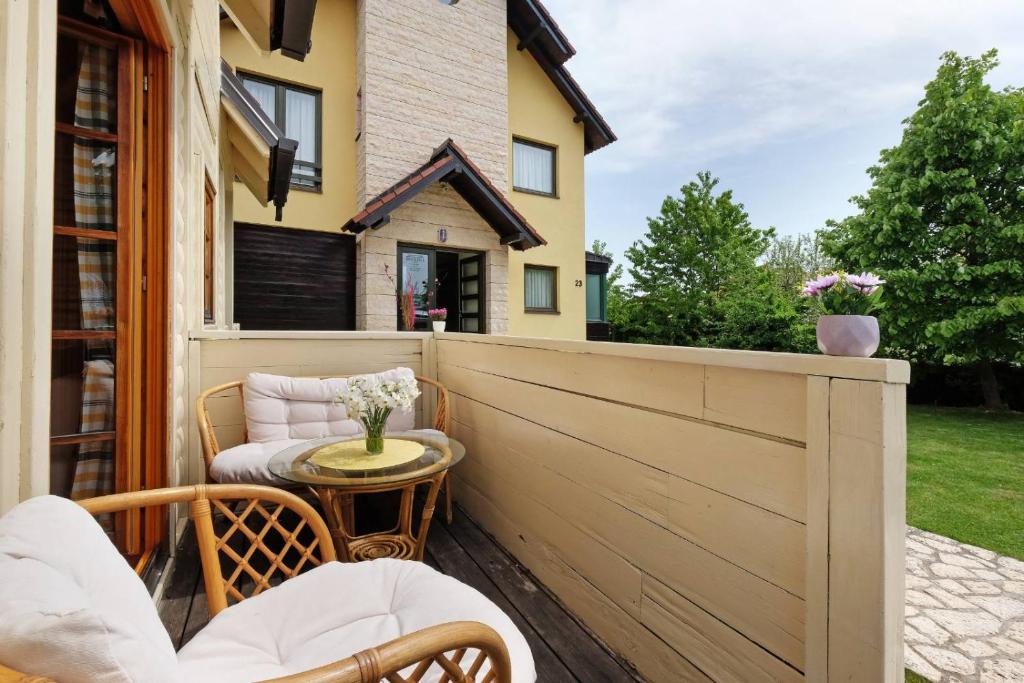 Otkrijte savršeno mjesto za odmor u Apartmanima Bohemia na Zlatiboru, uz mirnu atmosferu, svjež zrak i brojne mogućnosti za uživanje u prirodi!