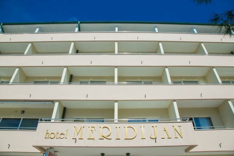 Doživite veličanstveni odmor na otoku Pagu uz kristalno čisto more, vrhunsku uslugu i trenutke za pamćenje – Hotel Pagus 4* ili Hotel Meridijan 4*!